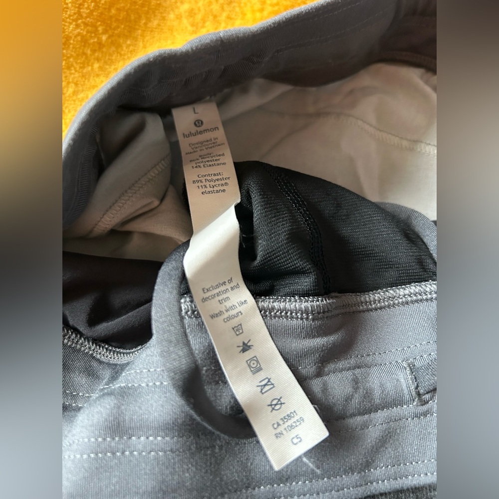 Lululemon Men’s Heather Gray Board Shorts 12” Size L EUC